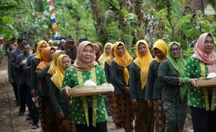 Wah! Warga Paranggupito Wonogiri Punya Tradisi Unik di Hari Kelahiran Dusun