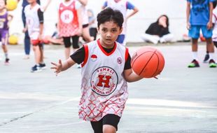 Latihan Gratis Jalan Terus meski Lapangan Basket Outdoor Manahan Direnovasi