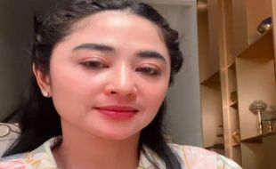 Dewi Perssik Kena Sentil Nikita Mirzani Gara-Gara Gaji Pilot Rp200 Juta