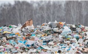 Saking Banyaknya, Petugas Kewalahan Angkut Sampah di Jalanan Jogja