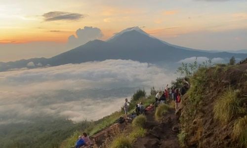 Tokoh Bali bakal Gugat Gubernur Wayan Koster Jika Terbit Perda Larangan Mendaki