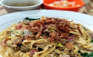 Mencicipi Bakmi Nyemek Bu Trimo Banyumas yang Melegenda