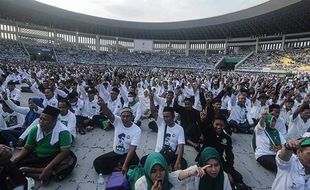 Puluhan Ribu Kader Padati Stadion Manahan Solo Hadiri Perayaan Harlah ke-25 PKB