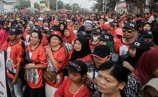 Meriah! Belasan Ribu Warga Ramaikan Jalan Sehat PDIP di Solo