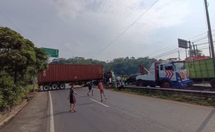 Rem Blong, Kronologi Awal Truk Kontainer Melintang di Jembatan Tuntang Semarang