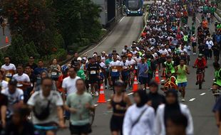 Berhadiah Hampir Rp1 Miliar, Ini Keseruan LPS Monas Half Marathon Jakarta