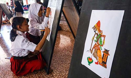 Puluhan Siswa SD Mewarnai Wayang Semarakan Dies Natalis ke-59 ISI Solo