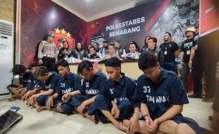 Tampang 7 Pengeroyok di Depan Puskesmas Rowosari Semarang, 6 Orang Masih Buron