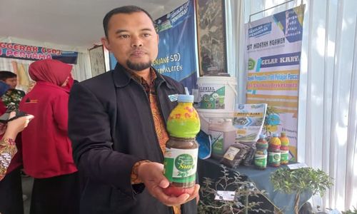 Top! Siswa SDIT Hidayah Ngawen Klaten Sulap Sampah Organik Jadi Pupuk Cair