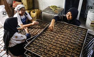 Mengintip Produksi Roti Kecik di Ganep Bakery, Oleh-oleh Legendaris Khas Solo