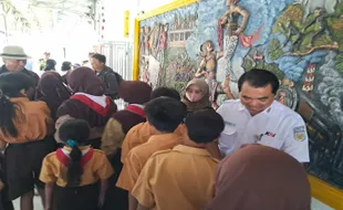 27 Siswa SDN Madyotaman Solo Kirim Doa untuk Tragedi Kecelakaan KA Brantas