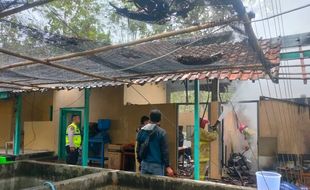 Libur Sekolah, Gudang SMA Pangudi Luhur Giriwoyo Terbakar