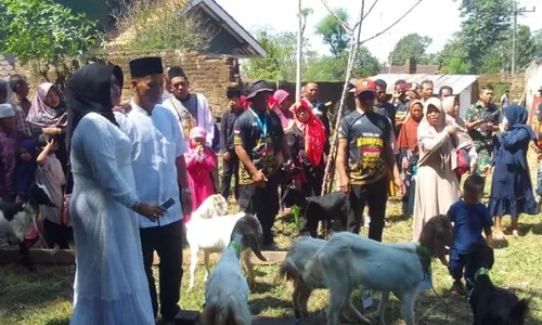 Senyum Merza dan 24 Anak Yatim Piatu Boyolali, Dapat Bantuan Kambing