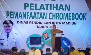 Ratusan Guru SD & SMP Negeri di Kota Madiun Dilatih Manfaatkan Chromebook