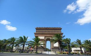 Mengenal Monumen Gumul di Kediri, Bangunan Megah Mirip Arc de Triomphe Prancis