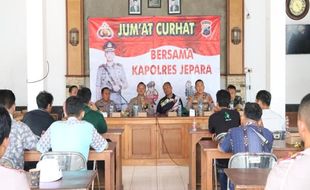 Jumat Curhat, Kapolres Jepara Diwaduli soal Peredaran Miras di Desa