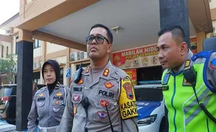 KA Tabrak Truk Trailer di Semarang, 1 Penumpang Alami Dislokasi Kaki