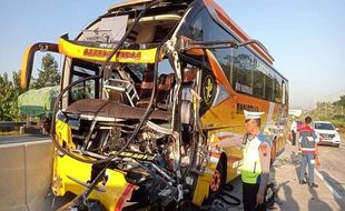 Kronologi Kecelakaan Maut di Tol Batang yang Libatkan Bus Pariwisata dan Truk