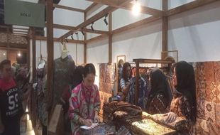 Sudah Enam Kali Ikut Pameran KKI, Ini Cerita Menarik Batik Dwi Hadi Solo