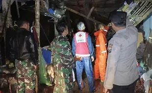 Tanah Longsor Terjang Desa di Ampelgading Malang, 1 Orang Meninggal