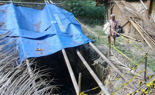 Ngeri! Muncul Lubang Besar Sedalam 10 Meter di Banjararum Kulonprogo