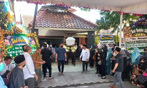 Eks Rektor UNS Solo Syamsulhadi Wafat, Ravik Terkenang Ndas Pitik-Buntut Gajah