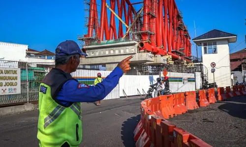 Simpang Joglo Solo Ditutup, Rangka Jembatan Rel Layang Mulai Dikerjakan