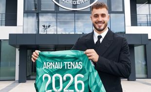 PSG Rekrut Arnau Tenas Kiper Muda Berbakat dari Barcelona, Ini Prestasinya