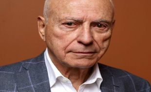 Aktor Peraih Oscar Alan Arkin Meninggal Dunia, Ini Profilnya