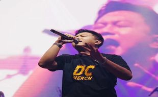 Lirik Lagu Titeni Lan Enteni - Denny Caknan