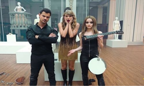 Taylor Lautner Jadi Kejutan di Konser Taylor Swift