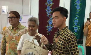 Gibran Puji Keunikan Kemasan Produk di Pameran Hari UMKM Nasional