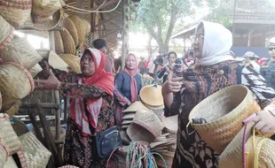 Mengulik Keunikan Pasar Tiban di Tambak Sragen, Pantang Ditawar Biar Berkah