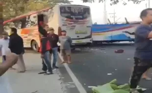 Sugeng Rahayu Vs Eka di Ngawi, Sopir Bus Terlempar Keluar hingga Meninggal