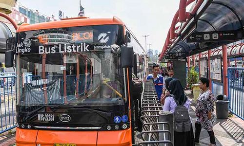 Transjakarta Operasikan 52 Bus Listrik, Upaya Kurangi Polusi Udara di Ibu Kota