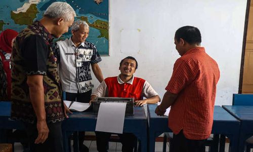 Kunjungi Panti Sosial Wanita, Ganjar Dorong Pekerja Seks Komersial Bisa Mandiri