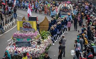 Kemeriahan Karnaval Festival Bunga Bandungan, Ajang Promosi Wisata