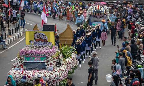 Kemeriahan Karnaval Festival Bunga Bandungan, Ajang Promosi Wisata