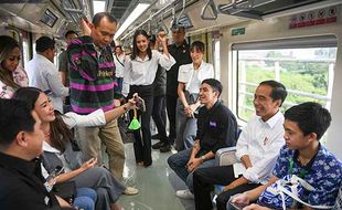 Jokowi Jajal LRT Jabodebek Bareng Artis, Ada Cak Lontong Hingga Nirina Zubir