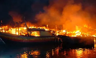 Puluhan Kapal Terbakar di Pelabuhan Tegal, Penyebab Masih Diselidiki Polisi