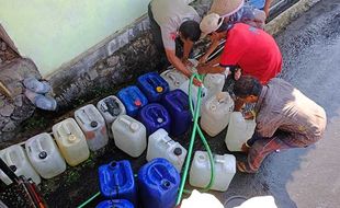 Distribusi Air Bersih ke Wilayah Terdampak Kemarau di Lereng Sumbing Temanggung