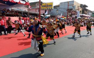 Meriah! Ribuan Orang Padati Ambarawa Semarang Saksikan Karnaval Kemerdekaan RI