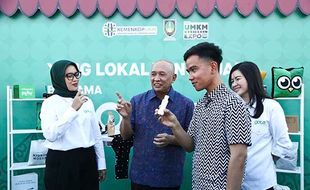 Meriahkan Hari UMKM Nasional, Menkop UKM Live Shopping Bareng Tokopedia di Solo