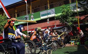 Potret Cerianya Anak Berkebutuhan Khusus Ikuti Lomba 17-an di SLB YPAC Solo