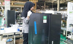 Rekor Baru! Sharp Produksi 25 Juta Lemari Es di Indonesia sejak 1974