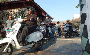 Pemilik Motor Listrik Berkendara Bareng di Solo, Kampanyekan Kendaraan Green