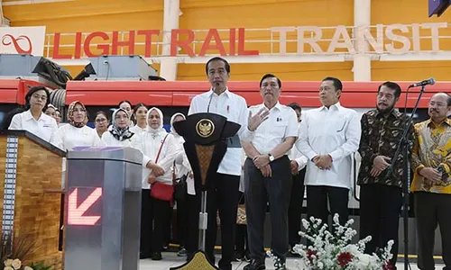 Jokowi Resmikan LRT Jabodebek, Berharap Kurangi Kemacetan dan Polusi Udara