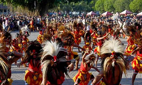 Pertunjukan Reog Obyog Massal Semarakkan Hari Jadi ke-527 Ponorogo