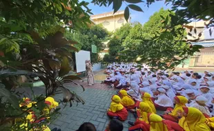 130 Siswa SD Muhammadiyah 16 Solo Ikuti Wisuda Tahfiz di Solo Square