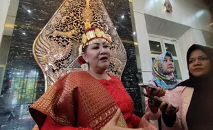 Pimpin Upacara HUT ke-78 RI, Wali Kota Semarang Kenakan Baju Adat Batak